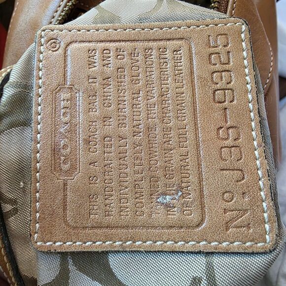 Vintage Coach #9325 \'Retro Medium Slim Duffel Sac\' Tan